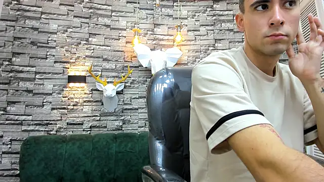 mike whitee online show from 10/01/25, 06:52