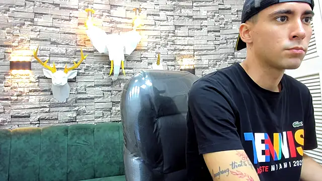 mike whitee online show from 10/17/25, 12:41