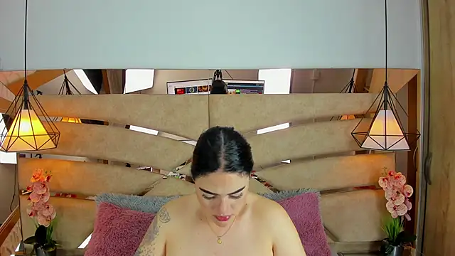 Snapshot of pamemiller1 chatting on 04/07/26, 10:59 pamemiller1 online show from 04/07/26, 10:59