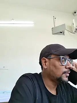 Snapshot of indoreboy1 chatting on 10/03/25, 05:48 indoreboy1 online show from 10/03/25, 05:48