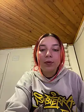 Snapshot of Karen18_boobs chatting on 02/06/26, 01:10 Karen18 boobs online show from 02/06/26, 01:10