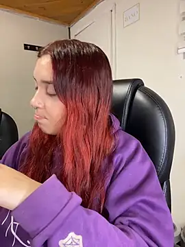 Snapshot of Karen18_boobs chatting on 02/28/26, 03:18 Karen18 boobs online show from 02/28/26, 03:18