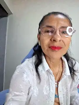 Snapshot of Natasha_50 chatting on 06/25/26, 01:05 Natasha 50 online show from 06/25/26, 01:05
