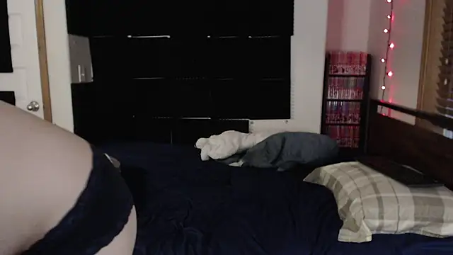 Snapshot of Ivyintheparker chatting on 05/17/26, 03:48 Ivyintheparker online show from 05/17/26, 03:48
