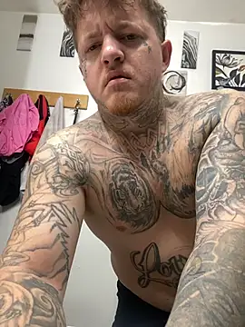 Snapshot of Bwcgoonie chatting on 10/28/25, 02:48 Bwcgoonie online show from 10/28/25, 02:48