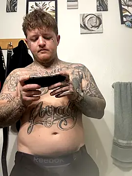 Snapshot of Bwcgoonie chatting on 10/30/25, 02:46 Bwcgoonie online show from 10/30/25, 02:46