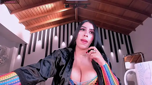 LeahLombardi  online show from 10/01/25, 03:56