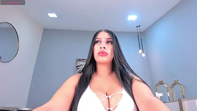 LeahLombardi  online show from 10/13/25, 07:03