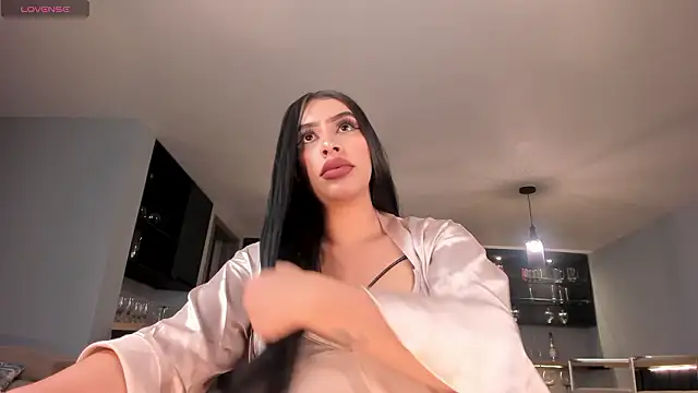 Snapshot of LeahLombardi_ chatting on 03/19/26, 03:32 LeahLombardi online show from 03/19/26, 03:32