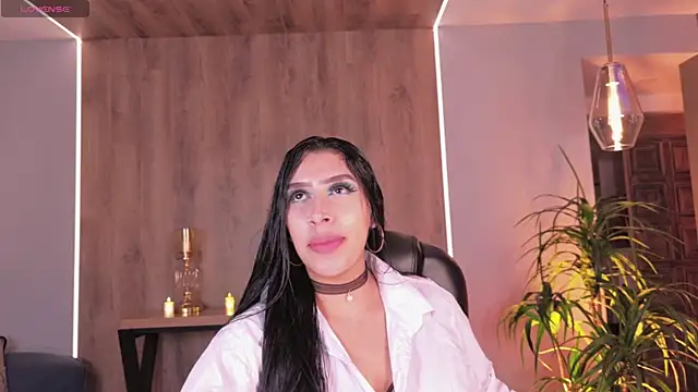 Snapshot of LeahLombardi_ chatting on 06/12/26, 03:49 LeahLombardi online show from 06/12/26, 03:49