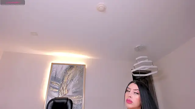 Snapshot of LeahLombardi_ chatting on 07/16/26, 03:34 LeahLombardi online show from 07/16/26, 03:34