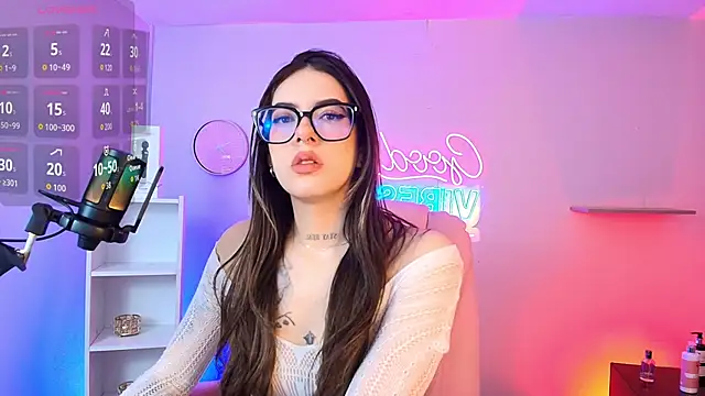 Alice Vixen online show from 10/30/25, 12:28