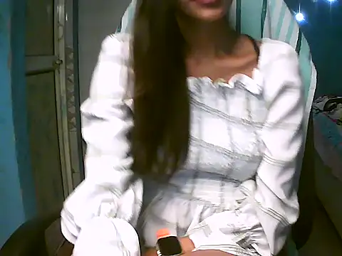 Snapshot of RENUKA_RAJPUT chatting on 04/11/26, 03:05 RENUKA RAJPUT online show from 04/11/26, 03:05