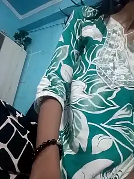 Snapshot of RENUKA_RAJPUT chatting on 04/20/26, 05:26 RENUKA RAJPUT online show from 04/20/26, 05:26