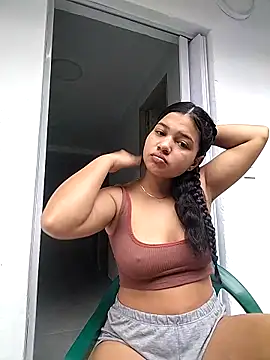 Snapshot of Eimy-04 chatting on 12/04/25, 01:20 Eimy-04 online show from 12/04/25, 01:20