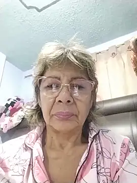 Snapshot of OliviaMorris1 chatting on 05/22/26, 11:27 OliviaMorris1 online show from 05/22/26, 11:27