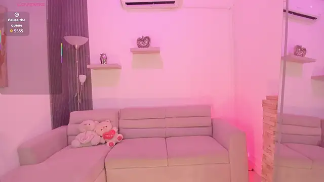 Snapshot of anuskah chatting on 12/15/25, 07:40 anuskah online show from 12/15/25, 07:40