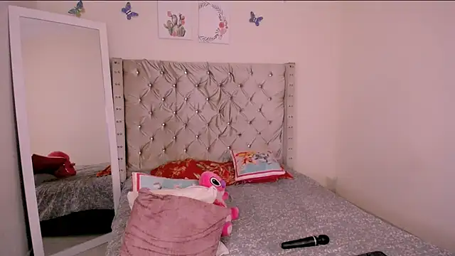 bonniebakerz1 online show from 11/18/25, 09:30