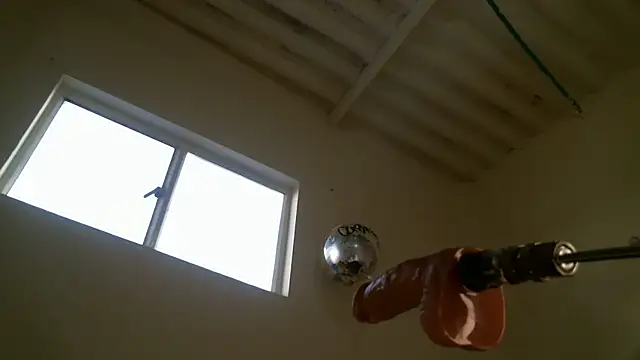 Snapshot of Monserrat_Sweet chatting on 11/22/25, 07:02 Monserrat Sweet online show from 11/22/25, 07:02