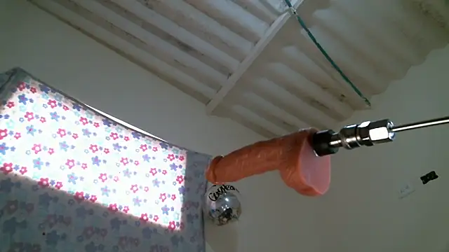 Snapshot of Monserrat_Sweet chatting on 11/27/25, 07:05 Monserrat Sweet online show from 11/27/25, 07:05