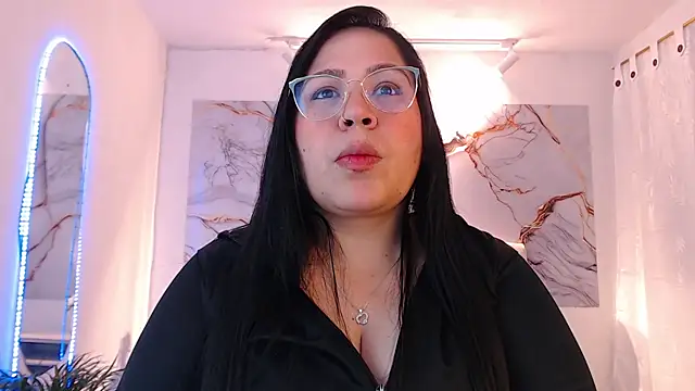 Snapshot of Ashley_Grahaam chatting on 11/16/25, 02:50 Ashley Grahaam online show from 11/16/25, 02:50