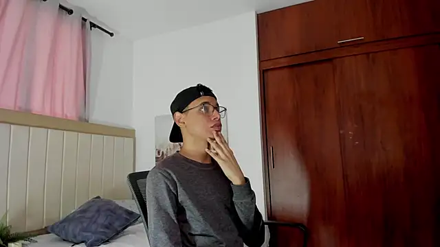 tristan gold online show from 10/14/25, 01:34