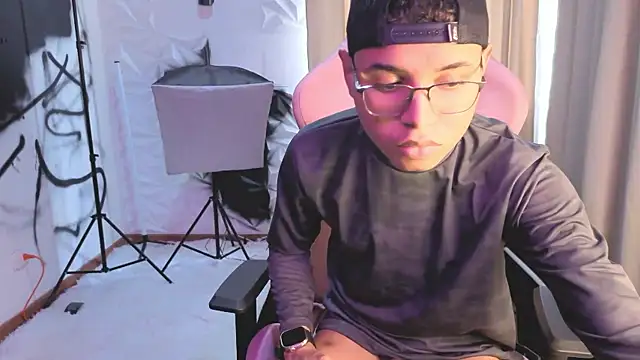 tristan gold online show from 10/21/25, 04:51