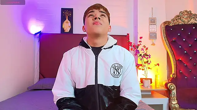 Lucass love online show from 04/18/26, 01:04