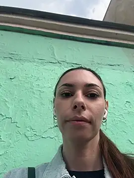 Amelie Crosby online show from 06/04/26, 01:06