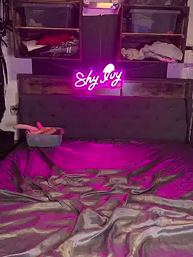 Shy Ivy online show from 09/10/25, 09:37