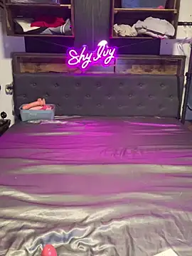 Shy Ivy online show from 09/17/25, 09:38