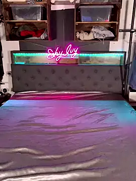 Shy Ivy online show from 10/12/25, 06:51