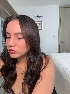 Snapshot of lunatorch chatting on 03/31/26, 06:30 lunatorch online show from 03/31/26, 06:30