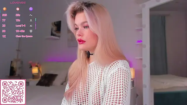 Snapshot of ShyEmma_ chatting on 04/07/26, 01:06 ShyEmma online show from 04/07/26, 01:06