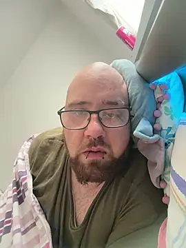 Snapshot of mrandmrsdarkside chatting on 03/16/26, 09:02 mrandmrsdarkside online show from 03/16/26, 09:02