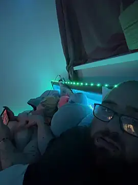 Snapshot of mrandmrsdarkside chatting on 03/29/26, 09:15 mrandmrsdarkside online show from 03/29/26, 09:15