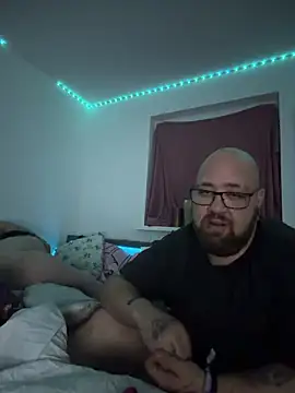 Snapshot of mrandmrsdarkside chatting on 04/12/26, 10:48 mrandmrsdarkside online show from 04/12/26, 10:48