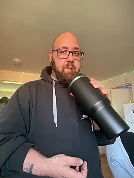 Snapshot of mrandmrsdarkside chatting on 04/15/26, 11:28 mrandmrsdarkside online show from 04/15/26, 11:28