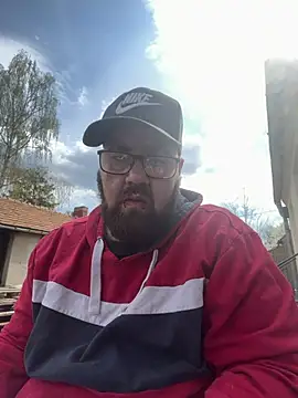 Snapshot of mrandmrsdarkside chatting on 04/16/26, 11:55 mrandmrsdarkside online show from 04/16/26, 11:55