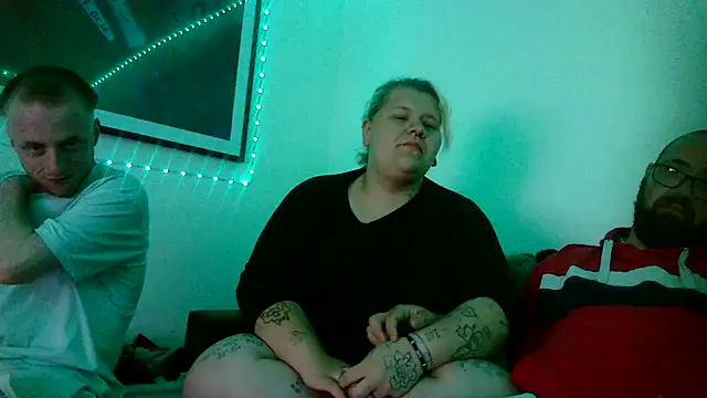 Snapshot of mrandmrsdarkside chatting on 04/21/26, 07:39 mrandmrsdarkside online show from 04/21/26, 07:39