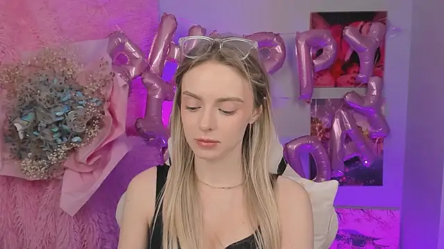 JuliaBrewwer online show from 09/15/25, 12:05