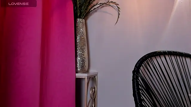 dulce fiore07 online show from 11/18/25, 03:16