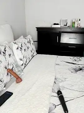 Snapshot of ChubbyBitch26 chatting on 02/25/26, 12:37 ChubbyBitch26 online show from 02/25/26, 12:37