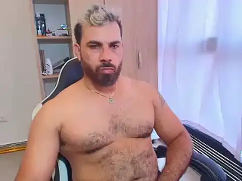 Snapshot of max_love255 chatting on 03/05/26, 09:44 max love255 online show from 03/05/26, 09:44