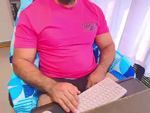 Snapshot of max_love255 chatting on 03/26/26, 10:15 max love255 online show from 03/26/26, 10:15