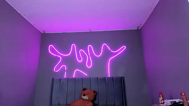 Snapshot of Sabrina_bloom chatting on 09/10/25, 01:22 Sabrina bloom online show from 09/10/25, 01:22