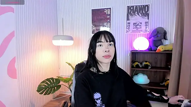 Snapshot of Sabrina_bloom chatting on 01/19/26, 01:04 Sabrina bloom online show from 01/19/26, 01:04