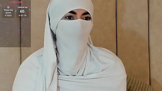  Zahiira  online show from 09/22/25, 11:56