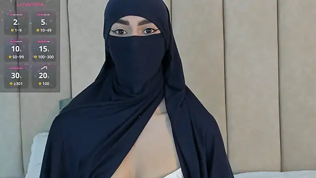  Zahiira  online show from 11/21/25, 12:15