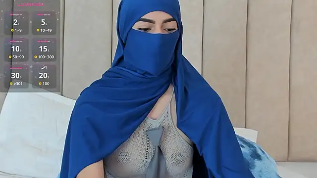  Zahiira  online show from 03/05/26, 12:23